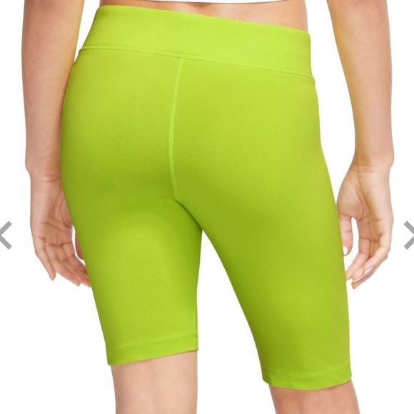 Nike Women's Sportswear Essential Bike Shorts - Picture 3 of 8